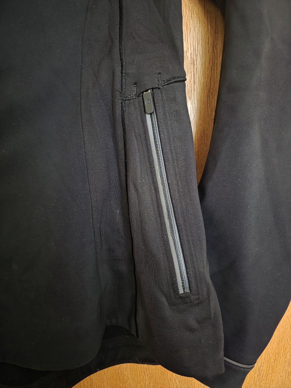 Lululemon Women’s size 6 Black Hooded Jacket - Picture 6 of 7